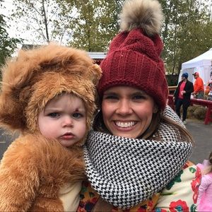 Meet your Posher, Hillary